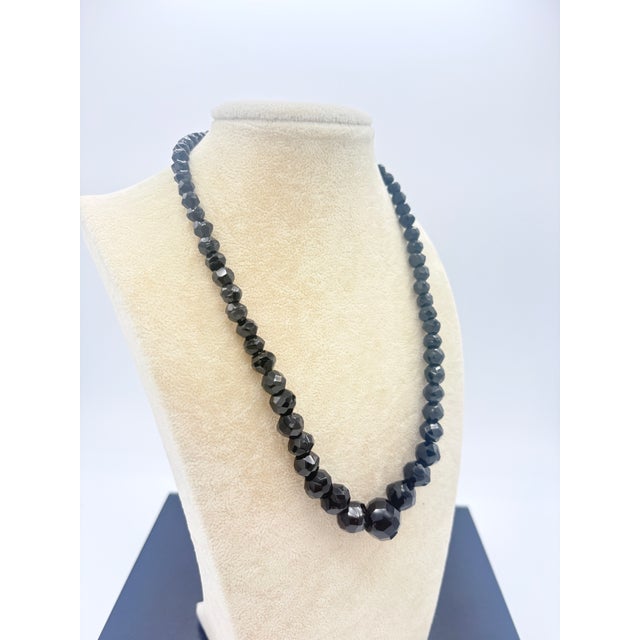 Mid-Century Modern Mid‑Century 14k White Gold and Hand‑Faceted Onyx Graduated Bead Necklace 16" For Sale - Image 3 of 11