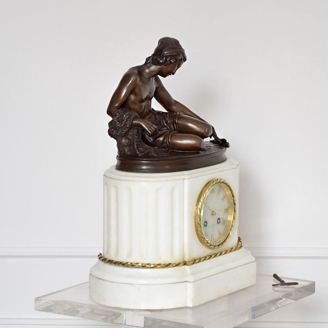 Napoleon III Clock with Neapolitan Fisherman Marble and Bronze For Sale - Image 3 of 12