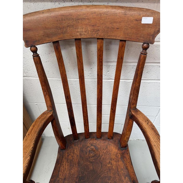 Windsor Chair in Elm, in Good conditions. Designed before 1890