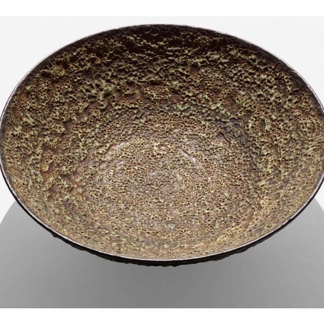 Gertrud and Otto Natzler Pale Green & Black Crater Bowl, 1956 (Lacma Exhibited) For Sale - Image 4 of 6