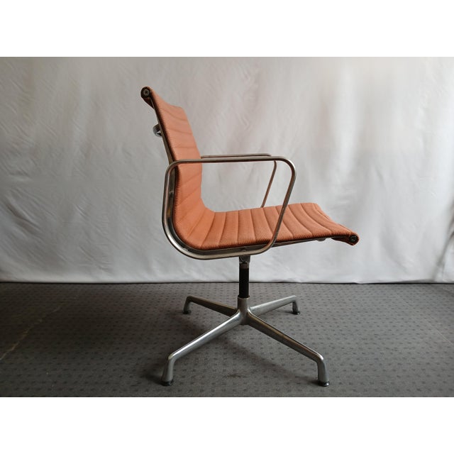 EA 108 Swivel Chairs by Charles & Ray Eames for ICF De Padova, 1960s, Set of 2 For Sale - Image 3 of 18