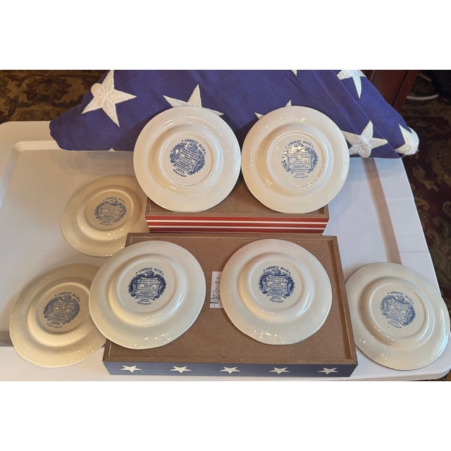 Staffordshire Vintage Liberty Blue Monticello Plates – Staffordshire Ironstone, Americana Transferware, Bicentennial Era - Set of 7 For Sale - Image 4 of 5