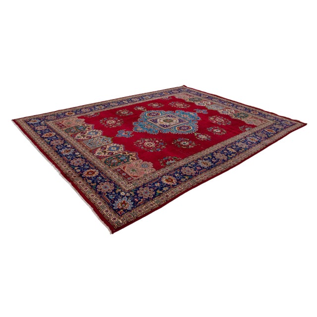 1950s Red Tabriz Persian Wool Rug Handknotted With a Center Medallion Design For Sale In New York - Image 6 of 7
