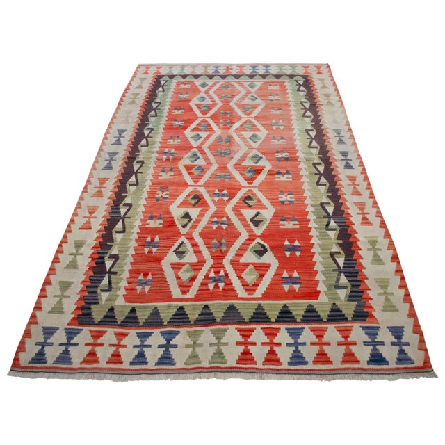 1980s Vintage Handwoven Turkish Oushak Kilim Flat Weave Rug Boho Farmhouse Decor - 4′5″ × 7′8″ For Sale - Image 5 of 14