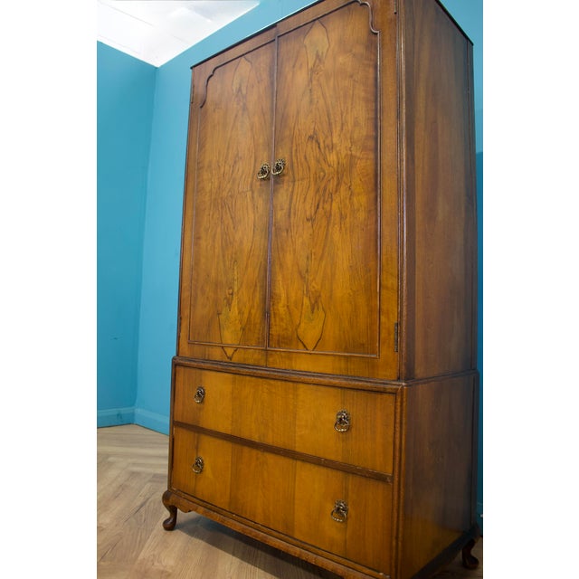 British Art Deco Style Tallboy Linen Cabinet from Beithcraft, 1940s For Sale - Image 3 of 8