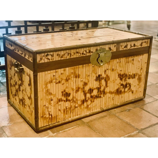 Campaign Mid 20th Century Campaign Style Scorched Split Reed Bamboo Trunk, Coffee Table With Brass Handles and Closure in the Manner of Ralph Lauren For Sale - Image 3 of 12