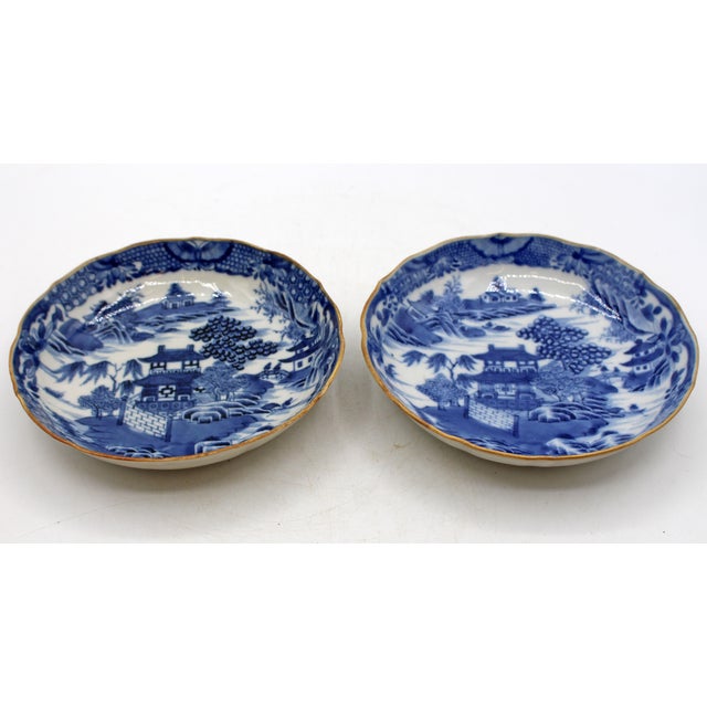 Chinese Late 18th Century Pair of Chinese Export Blue & White Sweetmeat Dishes For Sale - Image 3 of 6