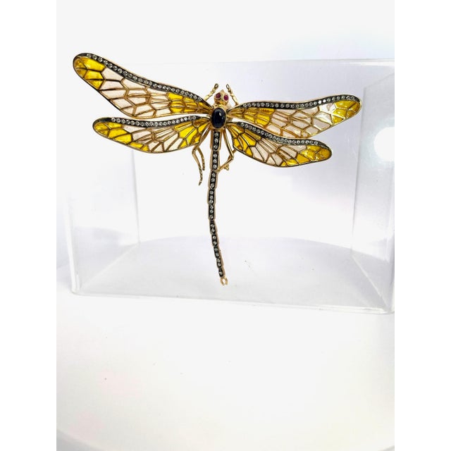 Art Nouveau Antique Plique-À-Jour Dragonfly Brooch With Gold and Gemstones For Sale - Image 3 of 15