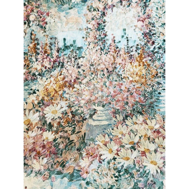 Offered is a roll of floral patterned vinyl wallpaper, pattern number 687505 The Shand Kydd Brand was established in 1891...