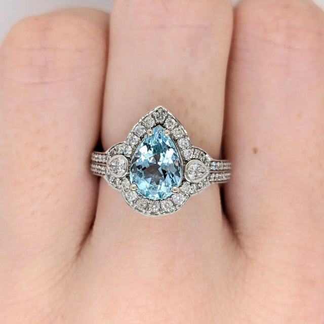 2020s 1.6ct Santa Maria Aquamarine Ring with Natural Diamonds in Solid 14K White Gold For Sale - Image 5 of 8