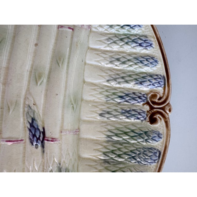 French Barbotine Majolica Asparagus Plate With Shell Sauce Well For Sale - Image 4 of 11