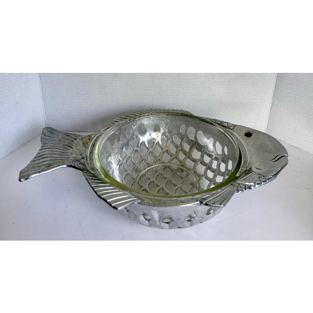 Figurative 1981 Arthur Court Figurative Fish Serving Bowl With Pyrex Glass Insert For Sale - Image 3 of 11