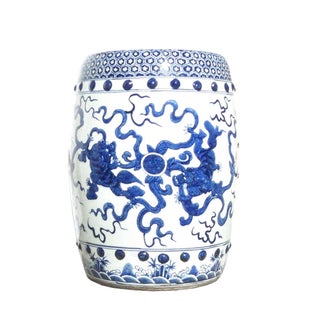 Chinese Blue White Porcelain Round Foo Dogs Stool For Sale