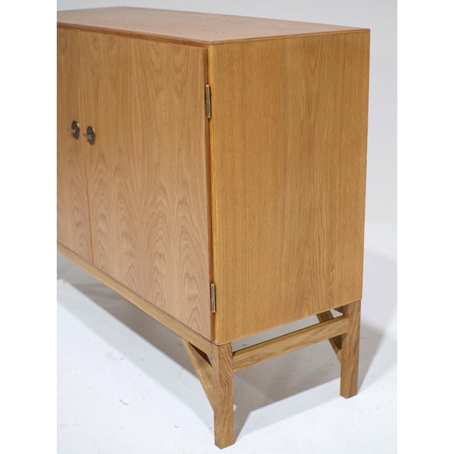 Wood Model 232 China Cabinet in Oak by Børge Mogensen for FDB Furniture, Denmark, 1960s For Sale - Image 7 of 13