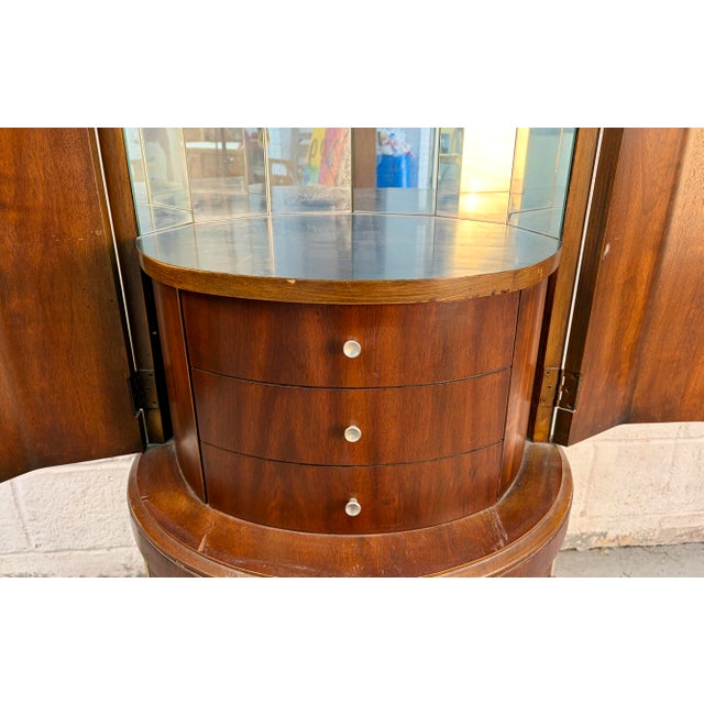 Brown 1930s Art Deco "Rocket" Style Figured Walnut Cylinder Cocktail Cabinet For Sale - Image 8 of 17