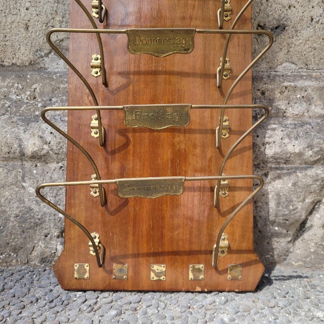 Brown Art Deco Wall-Mounted Magazine Rack in Wood and Gilt Brass, Germany, 1930s For Sale - Image 8 of 18