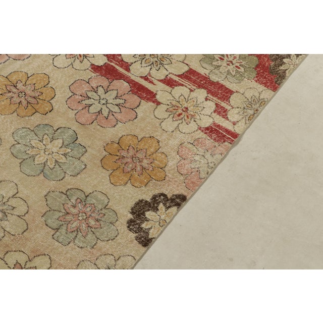 1960s Vintage Zeki Müren Rug in Beige, Pink, Red, White Floral Medallions For Sale In New York - Image 6 of 8
