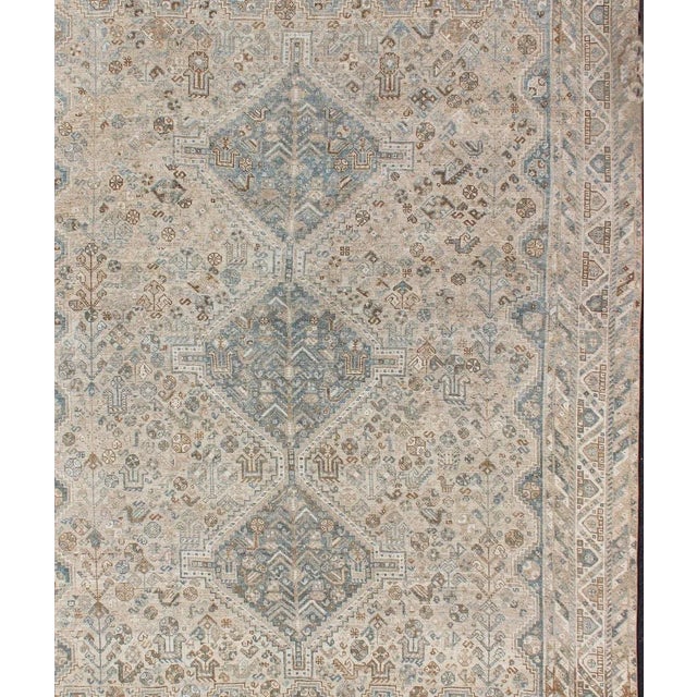 Persian Shiraz rug with Vertical Sub-Geometric Medallions, Keivan Woven Arts / rug DSP-A342934, country of origin / type:...