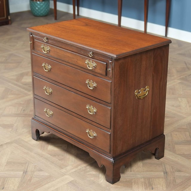 Kittinger Nvin0615 Vintage Kittinger Gentlemans’ Chest For Sale - Image 4 of 15