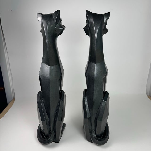 Vintage Mid Century Modern Cubist Cat Sculptures Modernist Art Decor – Hollywood Regency Abstract Cat Pair For Sale - Image 11 of 12