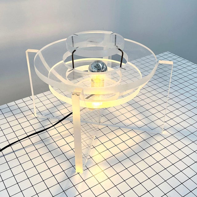 Sculptural Table Lamp in Acrylic, 1970s For Sale - Image 4 of 11