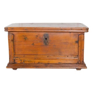 18th-Century Tuscan Fir Travel Box For Sale