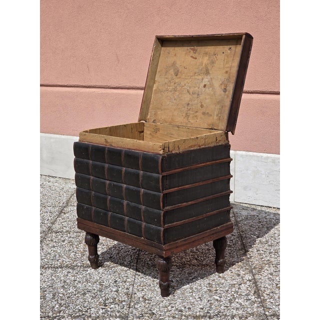 Louis XVI Venetian Book-Shaped Chest in Stained Fir and Leather, Late 18th Century For Sale - Image 6 of 12