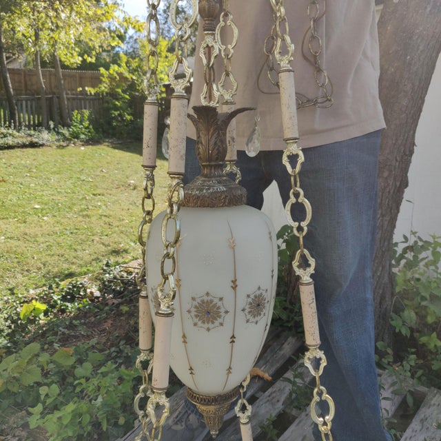 1940s Hollywood Regency Hanging Swag Lamp Table With Marble Table and Brass Accents For Sale - Image 4 of 9