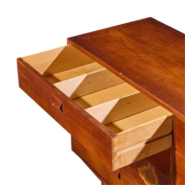 Børge Mogensen for Søborg Møbelfabrik Mid Century Danish 8-Drawer Lowboy Dresser For Sale In Chicago - Image 6 of 8
