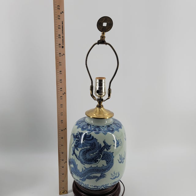Wood Vintage Chinoiserie Blue and White Dragon Ginger Jar Lamp | Wood Base | Coin Finial For Sale - Image 7 of 7