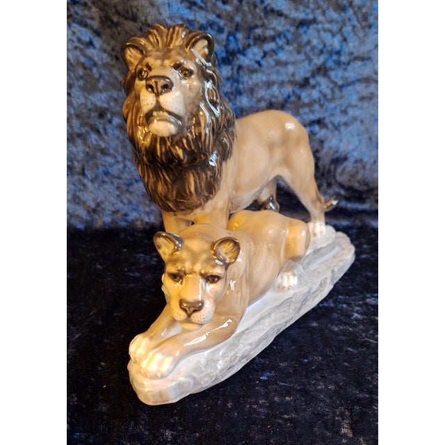 Porcelain Lion Couple Sculpture by Fritz Heidenreich for Rosenthal, 1970s, in Very Good conditions. Designed 1950 to 1959...