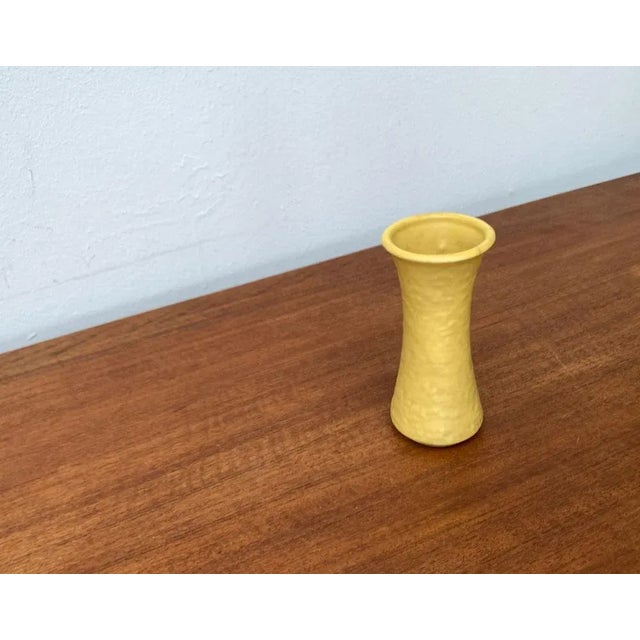 Small Mid-Century Minimalist WGP West German Pottery Vase, 1960s, in Very Good conditions. Designed 1960 to 1969