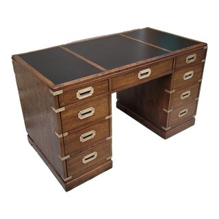 Vintage Sligh Furniture Leather Top Campaign Style Kneehole Desk For Sale