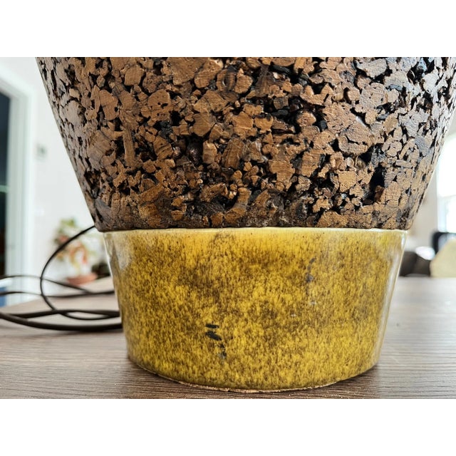 Mid-Century Modern 1950s Mid-Century Modern Large Cork and Ceramic Table Lamp For Sale - Image 3 of 7