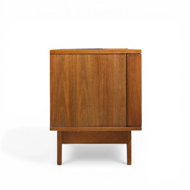 Young Manufacturing Young Manufacturing Mid Century Credenza and Hutch For Sale - Image 4 of 11