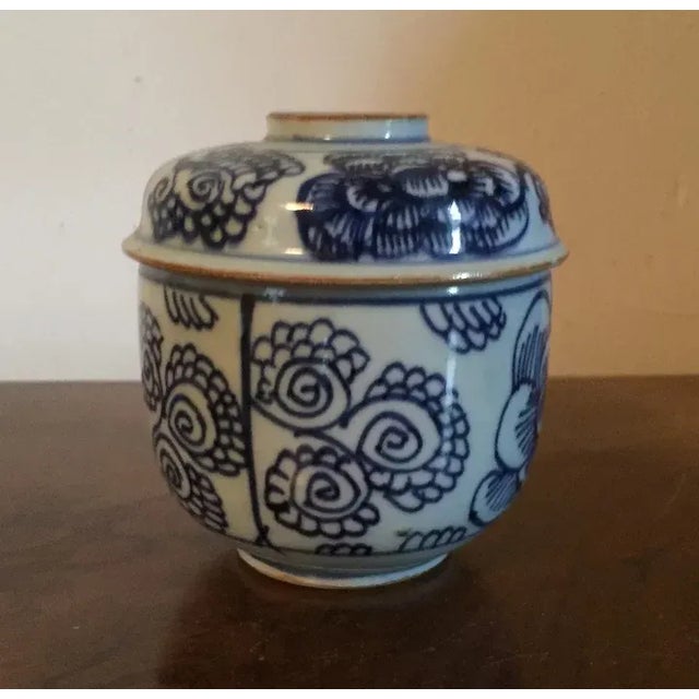 18th Century Chinese Kangxi Blue & White Porcelain Jar and Cover For Sale - Image 10 of 11