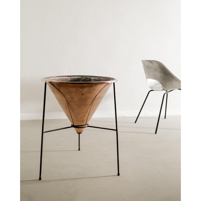Swedish Mid-Century Round Copper Iron Tripod Planter by Hans-Agne Jakobsson, 1950s For Sale - Image 4 of 5
