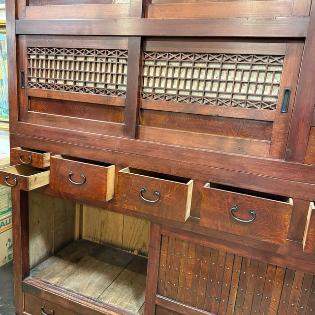Antique Japanese Mizuya-Dansu Cabinet – Meiji/Taisho Period Kitchen Chest With Lattice Doors, Bamboo Paneling & Multiple Drawers For Sale - Image 11 of 12