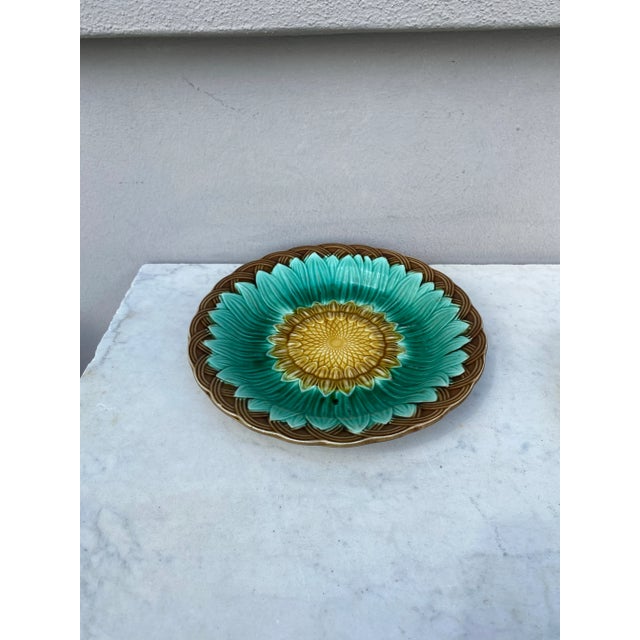 19th-Century Victorian Majolica sunflower plate, inspired by Wedgwood.