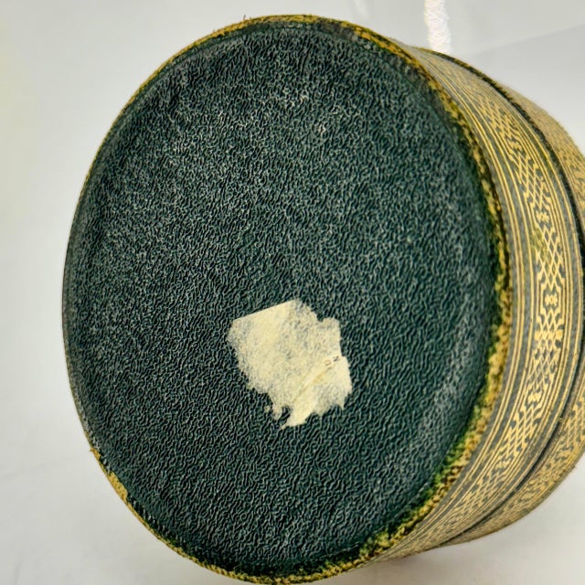 Early 1920s Round Italian Leather Jewelry Box For Sale - Image 9 of 12