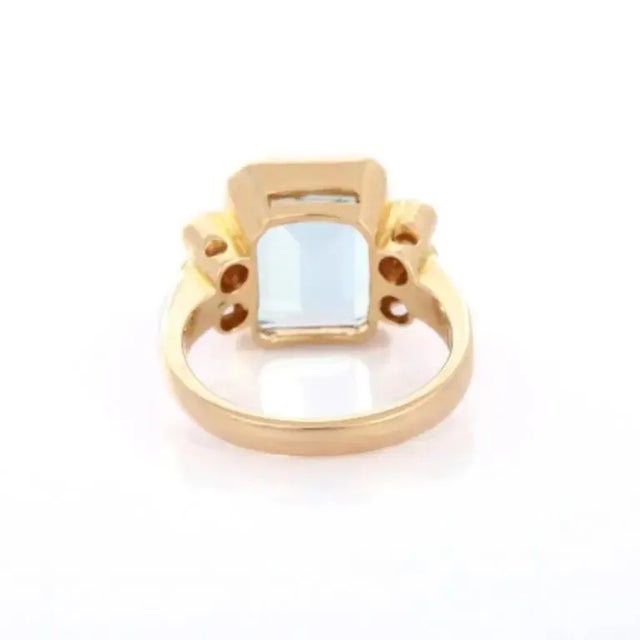 18k Yellow Gold 5.45 Carat Aquamarine and Diamond Cocktail Ring Size 8 For Sale In New York - Image 6 of 7