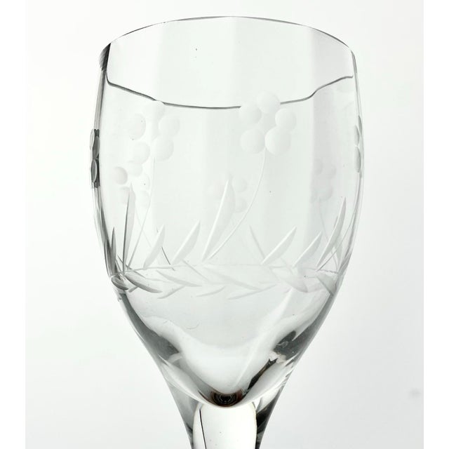 1940s 1940s Vintage Set of 4 Etched Flower Optic Wine, Water or All Purpose Glasses For Sale - Image 5 of 6