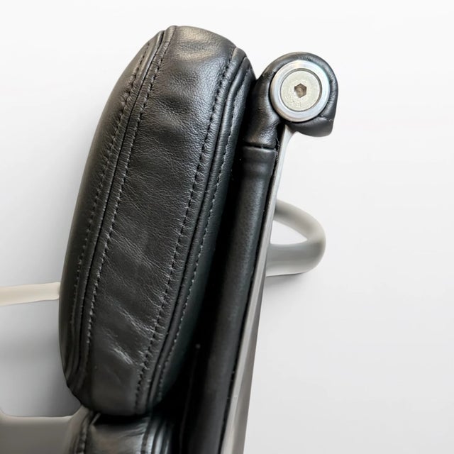 Metal Pair of Eames Aluminum Group Soft Pad Management Chairs by Herman Miller - Black Leather For Sale - Image 7 of 10