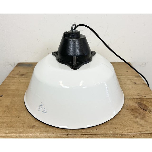 Industrial White Enamel and Cast Iron Pendant Light, 1960s For Sale - Image 12 of 17