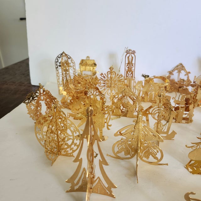 Metal Vintage Danbury Mint 23k Gold Bathed Christmas Ornaments 31 Pieces Set For Sale - Image 7 of 9