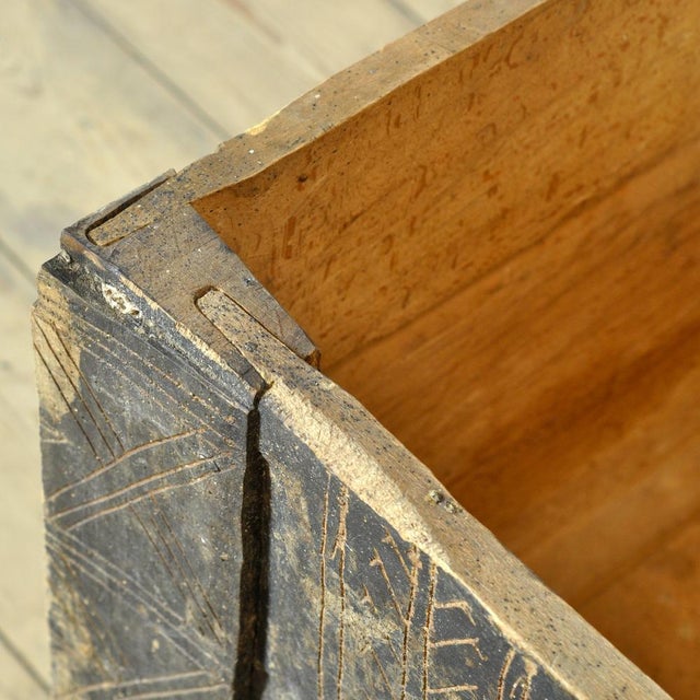 Wood Antique Shepherd's Chest, 1820s For Sale - Image 7 of 18