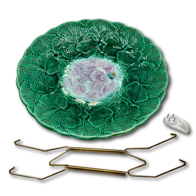 Victorian Beautiful 1880s Antique Victorian Majolica Dish With Bracket for Wall Plate Hanging Display - Great Colors For Sale - Image 3 of 18