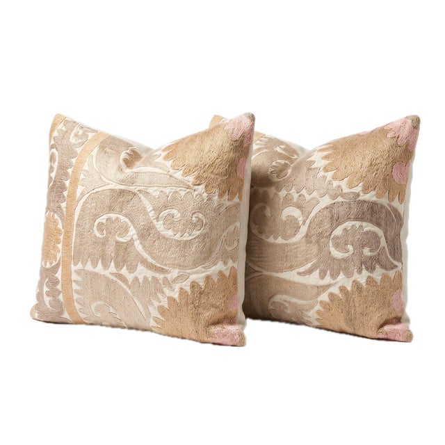 Mid-Century Modern Beige Faded Suzani Bedding Pillow Cover 22'' X 26'' - Set of Two For Sale - Image 3 of 4