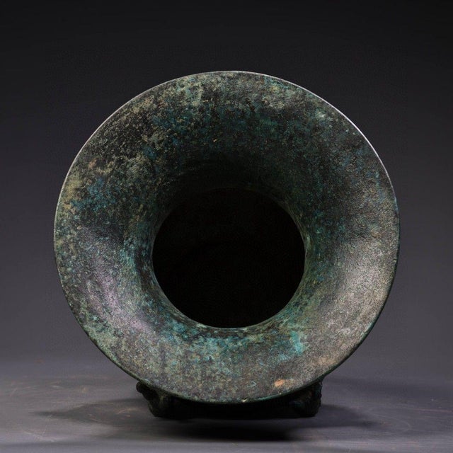 Vintage Bronze Vessel With Taotie & Serpent Motifs – Archaic Style Round Jar / Zun For Sale - Image 4 of 10