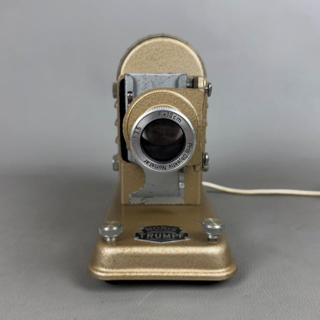 Noris Trumpf Slide Projector with Working Case For Sale - Image 4 of 17